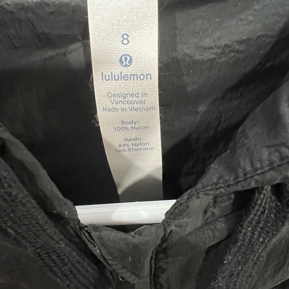 Lululemon Black Cropped Windbeaker - Picture 4 of 4